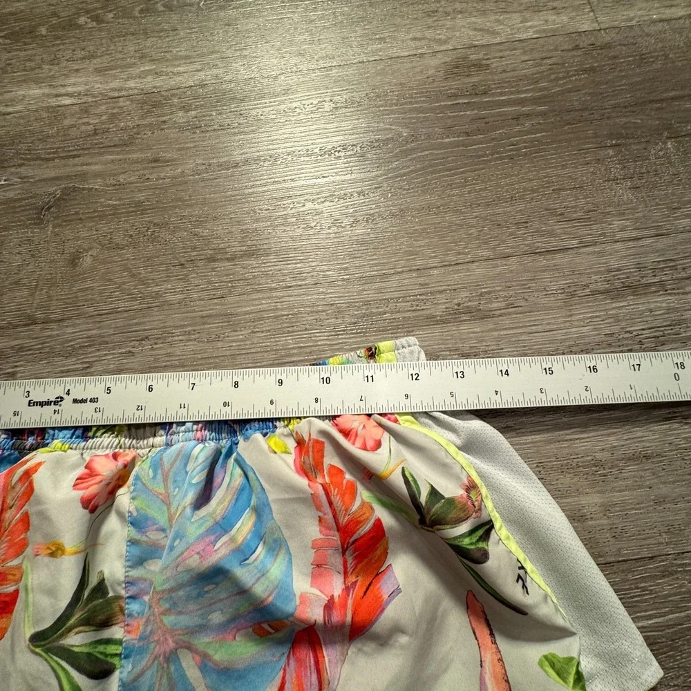 Nike Shorts Womens Medium Multicolor Tropical Polyester Running‎ Athletic Tempo